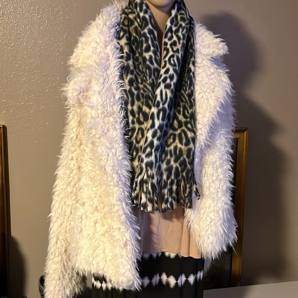 Cloth and Portrait Sherpa-like coat
